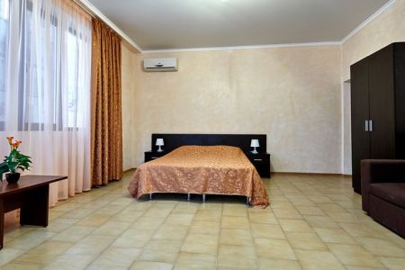 Стандартный 4-местный 1-комнатный (без балкона)