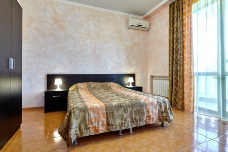 Стандартный 4-местный 1-комнатный (с балконом)