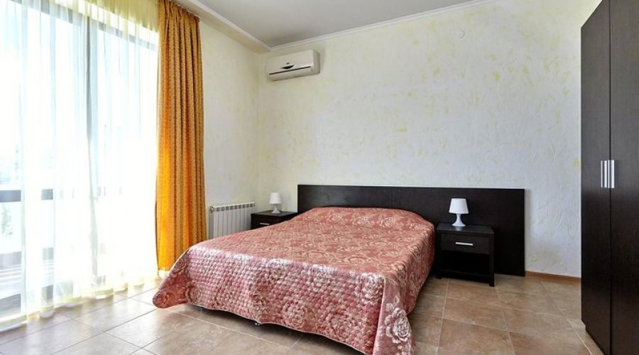 Стандартный 3-местный 1-комнатный (с балконом)