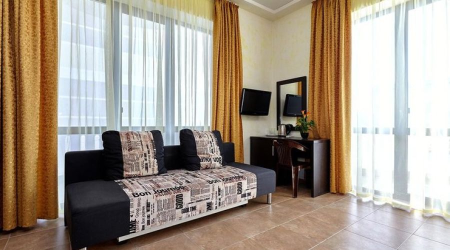 Стандартный 3-местный 1-комнатный (с балконом)