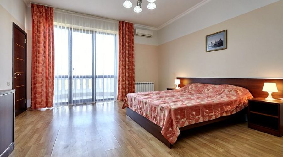 Стандартный 2-местный 1-комнатный (с балконом)