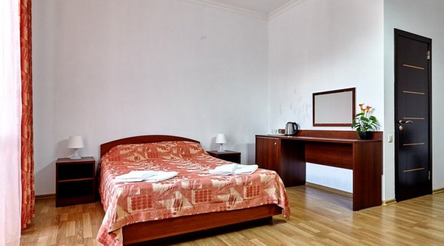 Стандартный 4-местный 1-комнатный (с балконом)